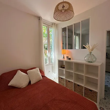 Charming In הייר